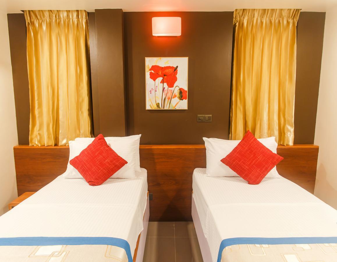 Club Blu Hotel Hulhumale Exterior photo